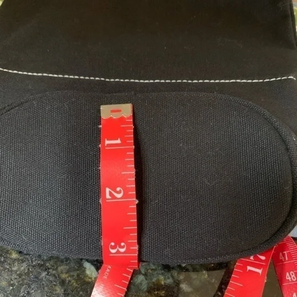 CHANEL canvas Make-Up Bag - Picture 5 of 5